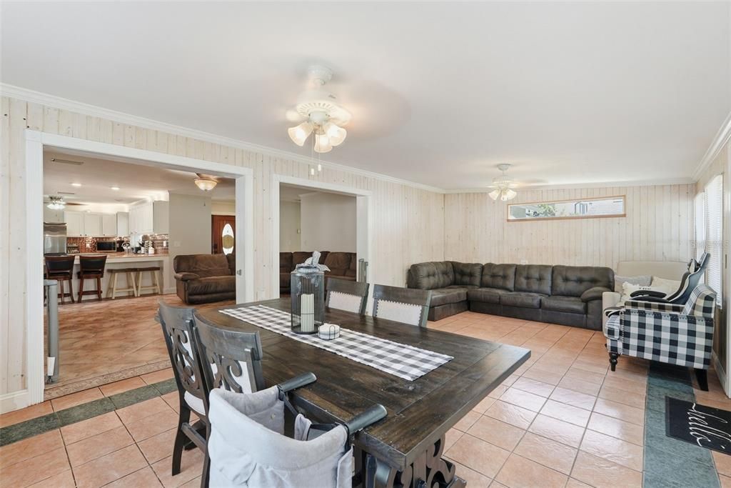 На продажу: $455,000 (4 спален, 2 ванн, 1873 Квадратных фут)