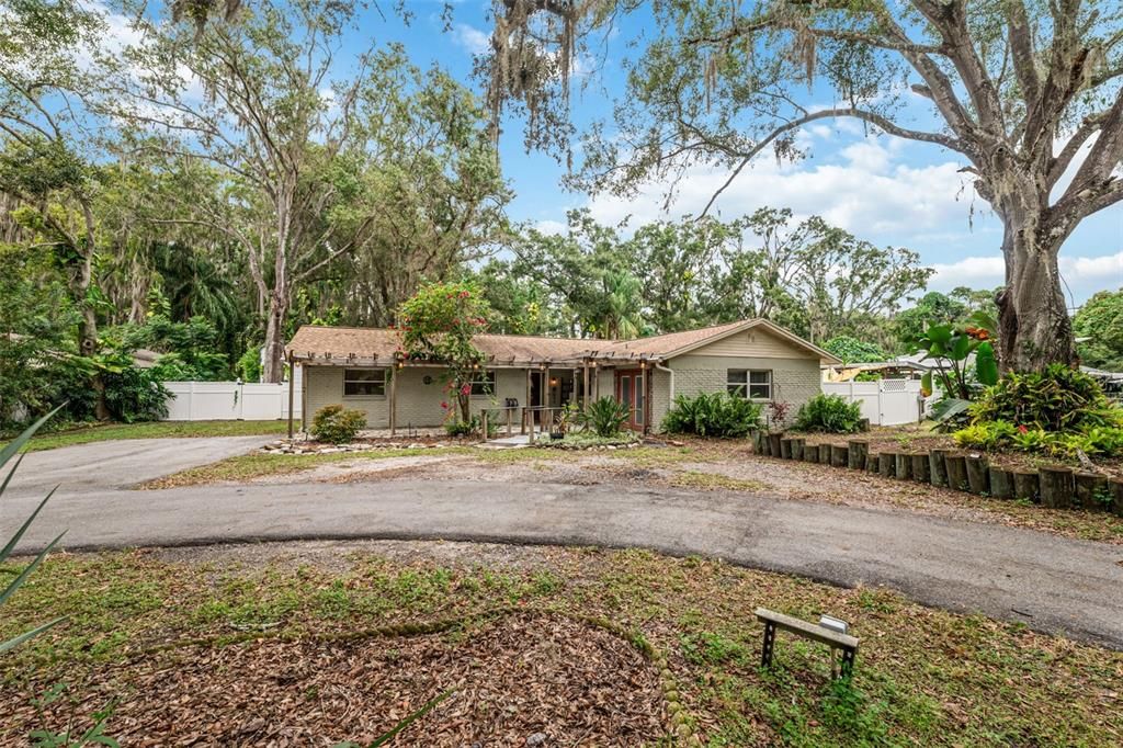 На продажу: $455,000 (4 спален, 2 ванн, 1873 Квадратных фут)