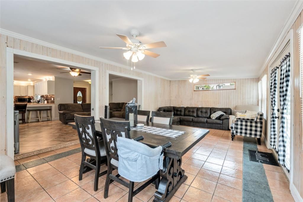 На продажу: $455,000 (4 спален, 2 ванн, 1873 Квадратных фут)