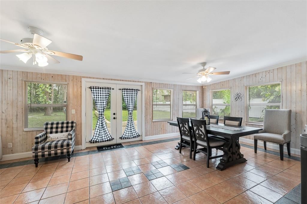 На продажу: $455,000 (4 спален, 2 ванн, 1873 Квадратных фут)