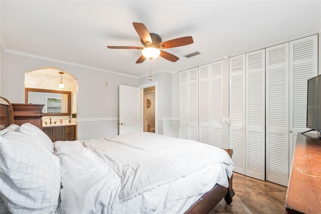 На продажу: $455,000 (4 спален, 2 ванн, 1873 Квадратных фут)