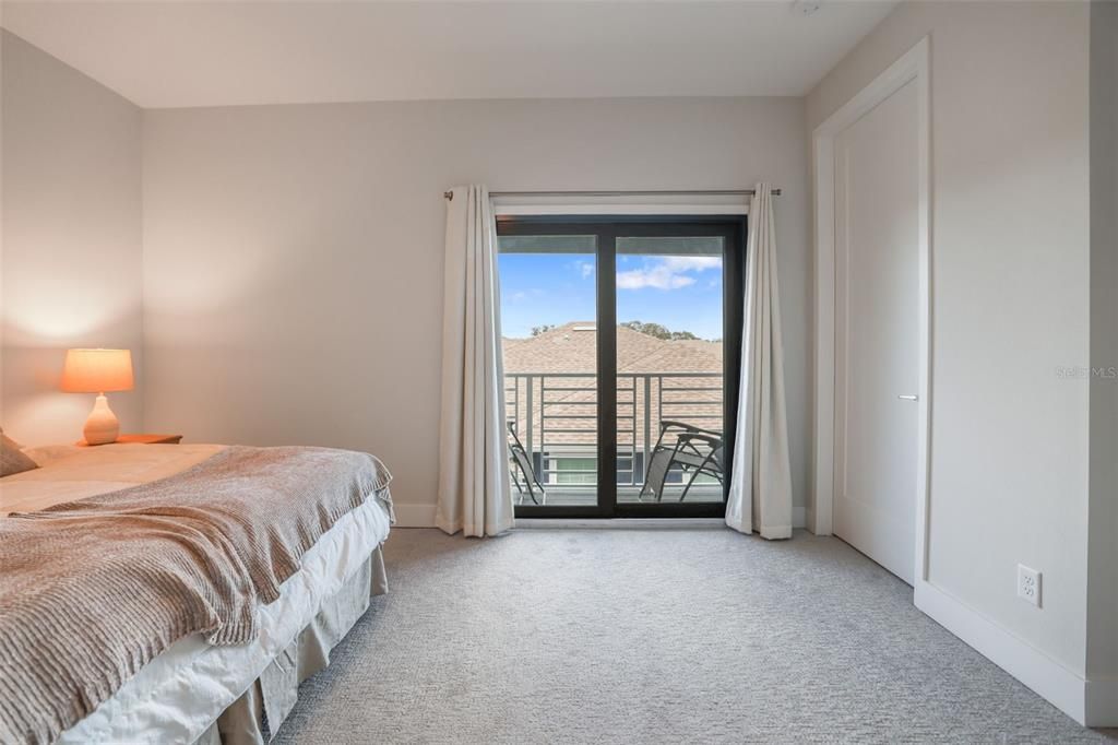 For Sale: $885,000 (3 beds, 3 baths, 2296 Square Feet)