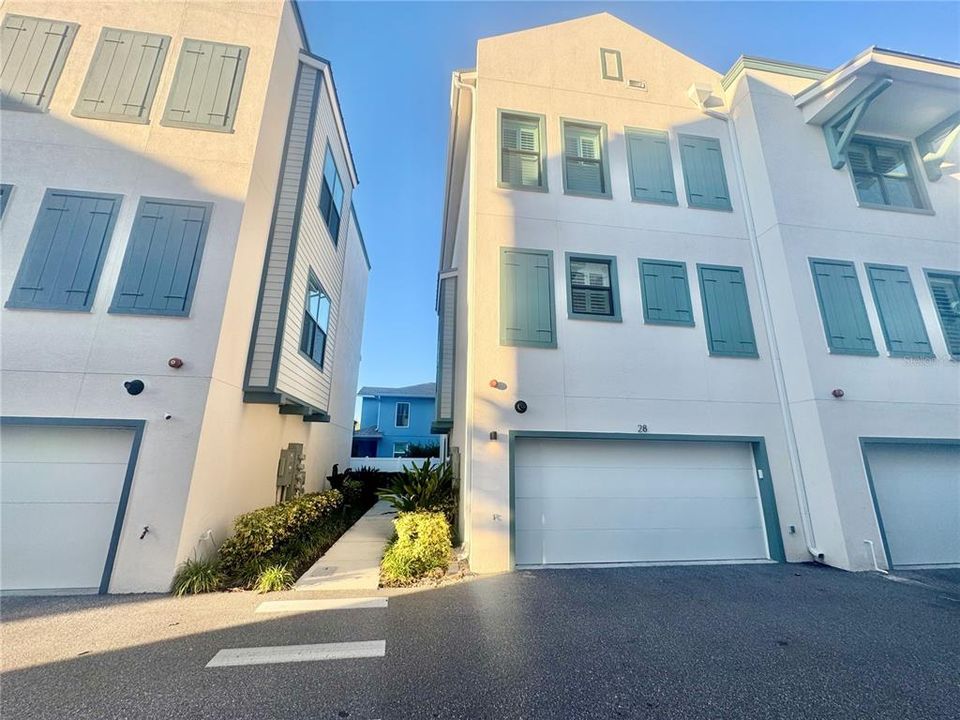 For Sale: $885,000 (3 beds, 3 baths, 2296 Square Feet)