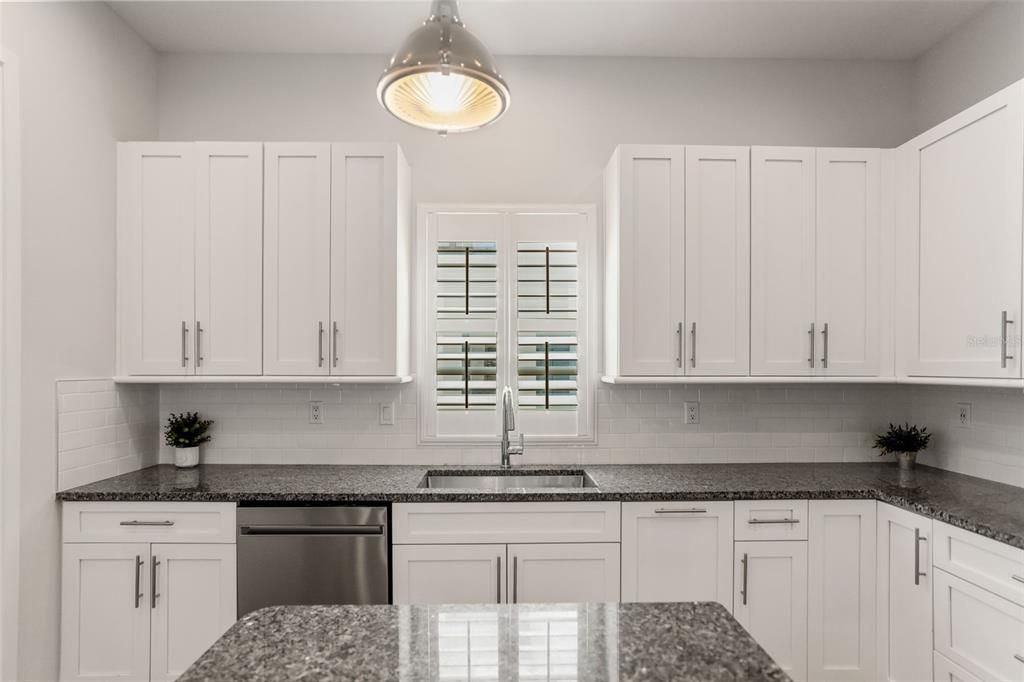 For Sale: $885,000 (3 beds, 3 baths, 2296 Square Feet)