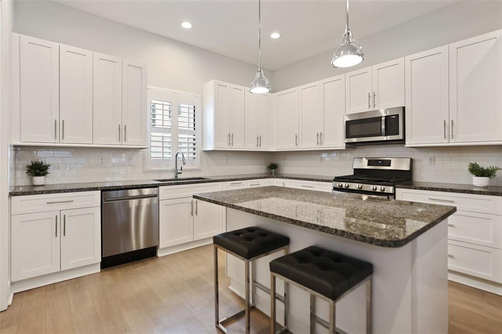 For Sale: $885,000 (3 beds, 3 baths, 2296 Square Feet)