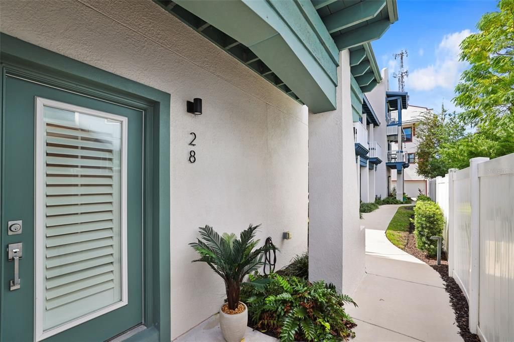 For Sale: $885,000 (3 beds, 3 baths, 2296 Square Feet)