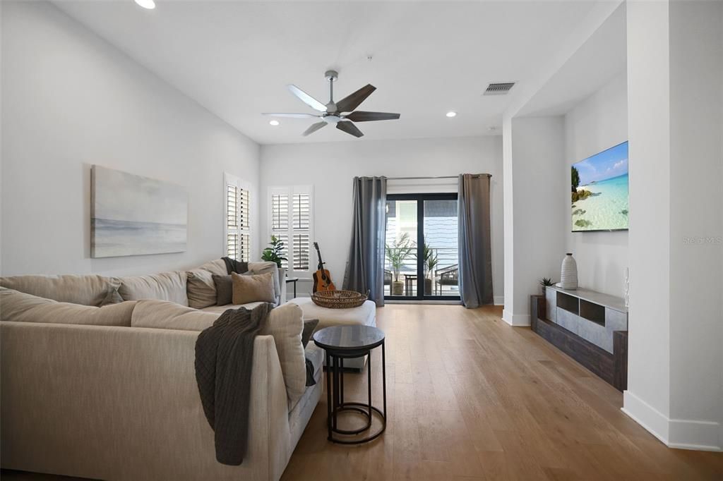 For Sale: $885,000 (3 beds, 3 baths, 2296 Square Feet)