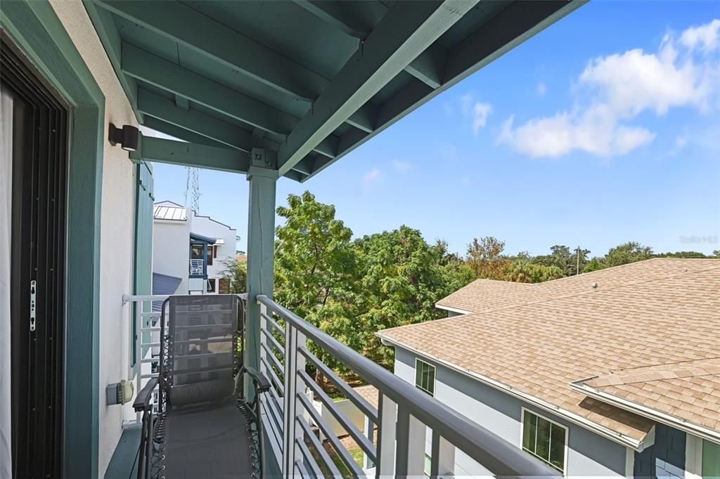 For Sale: $885,000 (3 beds, 3 baths, 2296 Square Feet)