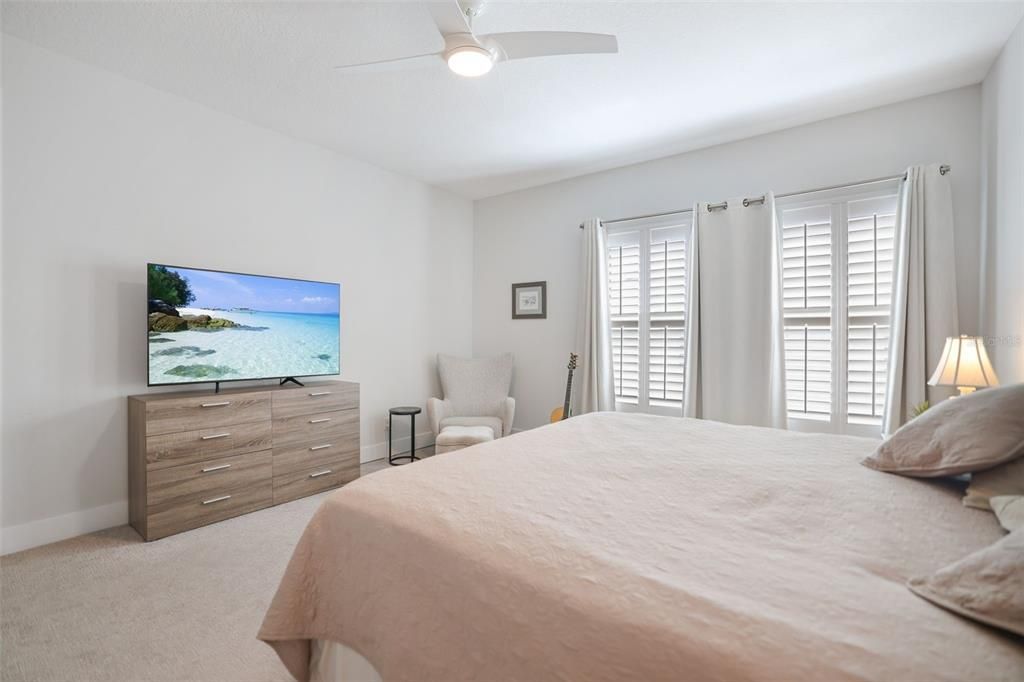 For Sale: $885,000 (3 beds, 3 baths, 2296 Square Feet)