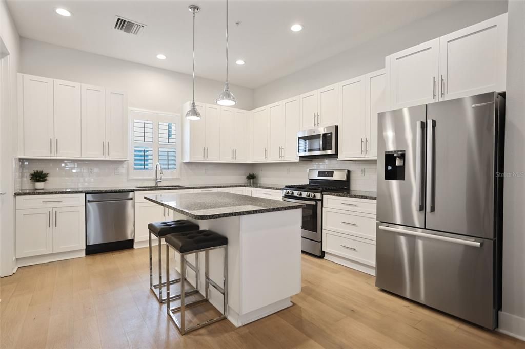 For Sale: $885,000 (3 beds, 3 baths, 2296 Square Feet)