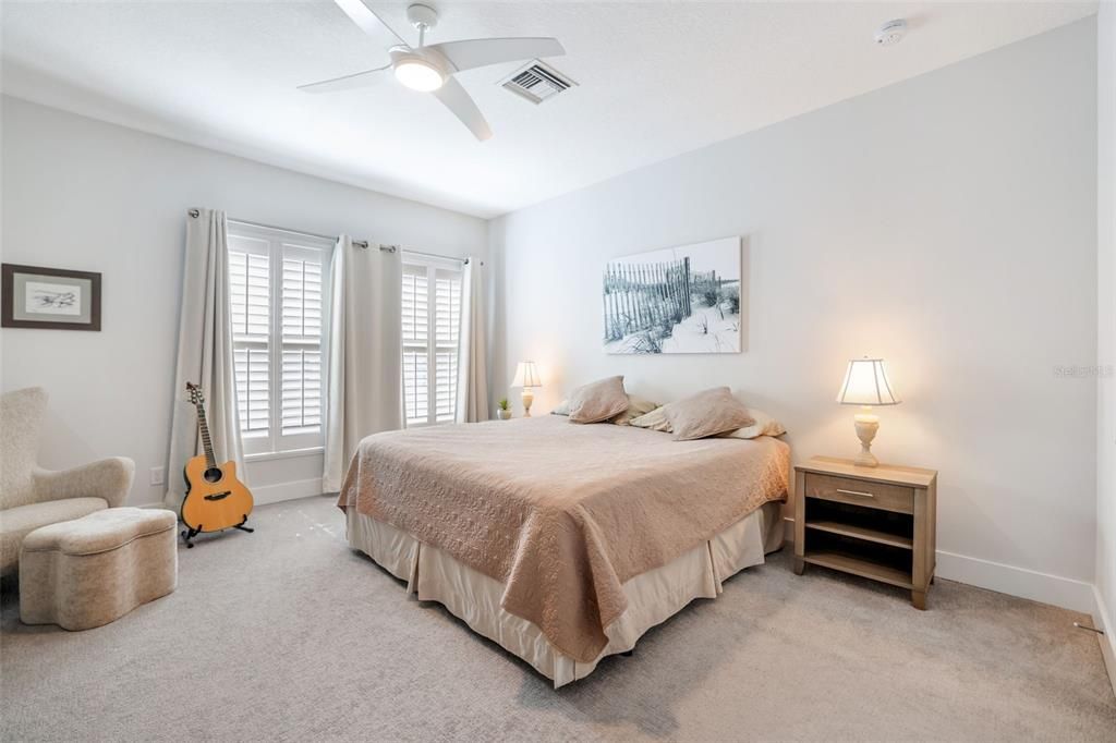 For Sale: $885,000 (3 beds, 3 baths, 2296 Square Feet)