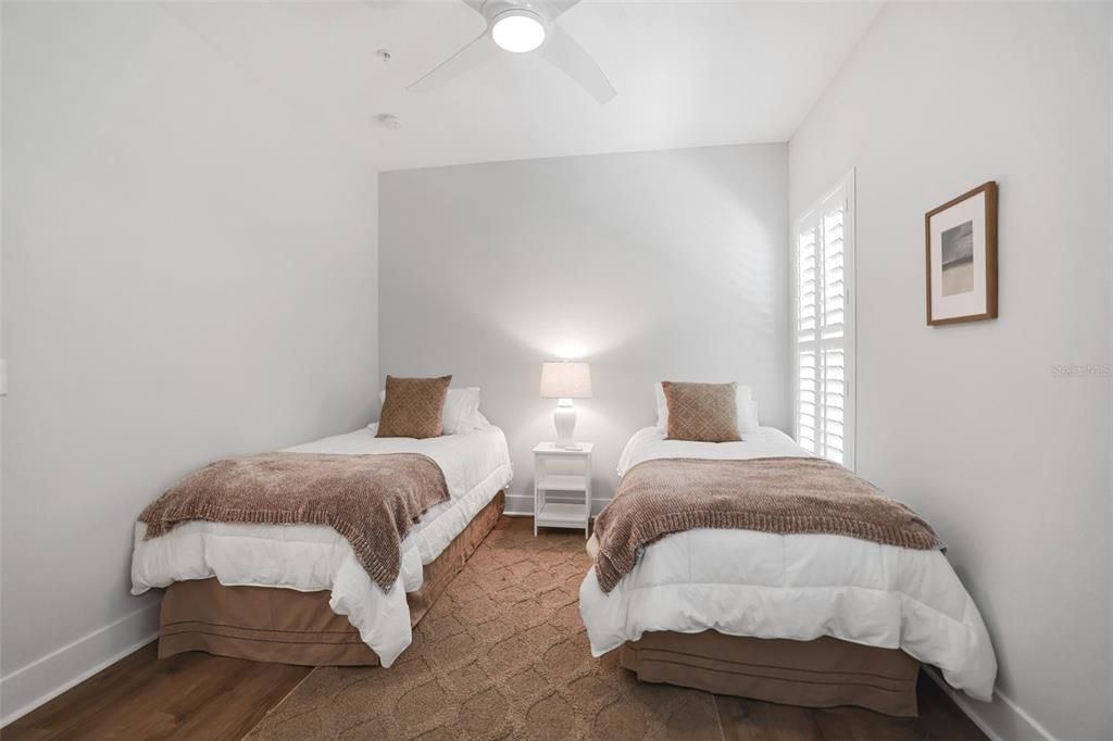 For Sale: $885,000 (3 beds, 3 baths, 2296 Square Feet)