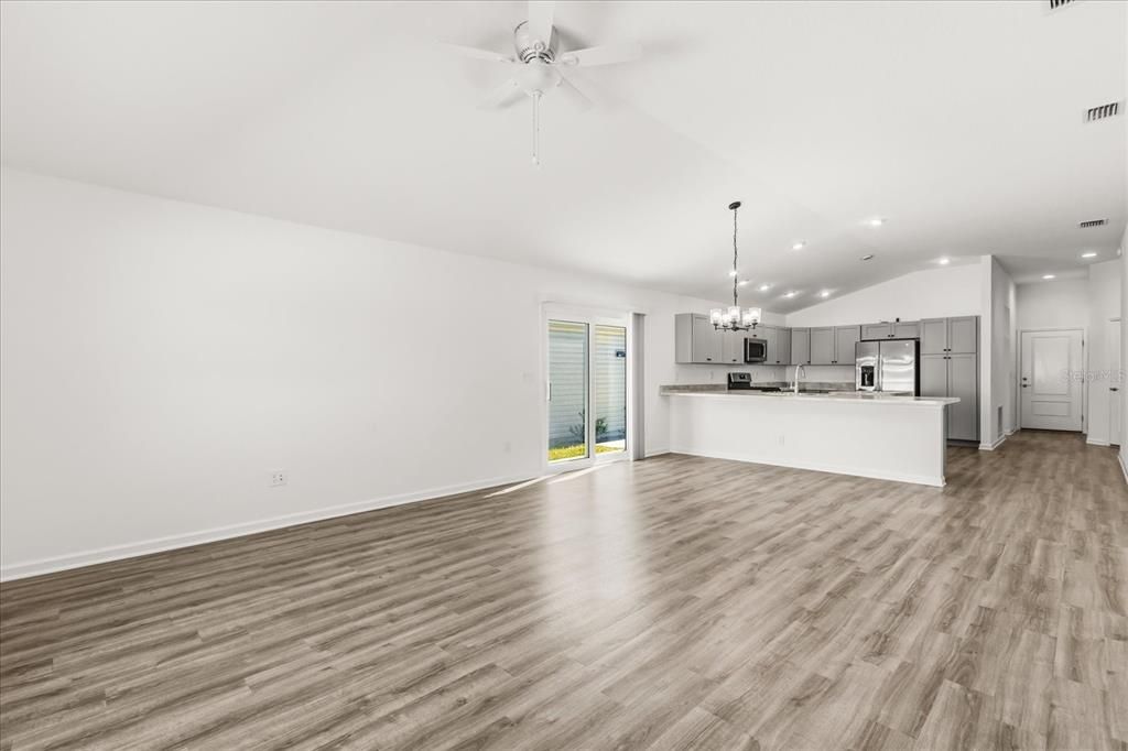 Active With Contract: $249,900 (2 beds, 2 baths, 1300 Square Feet)