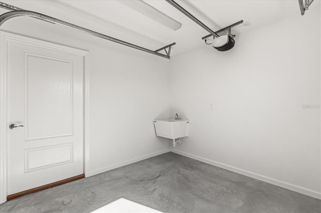 Active With Contract: $249,900 (2 beds, 2 baths, 1300 Square Feet)