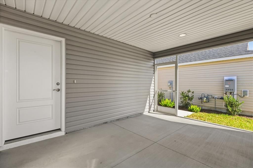 Active With Contract: $249,900 (2 beds, 2 baths, 1300 Square Feet)