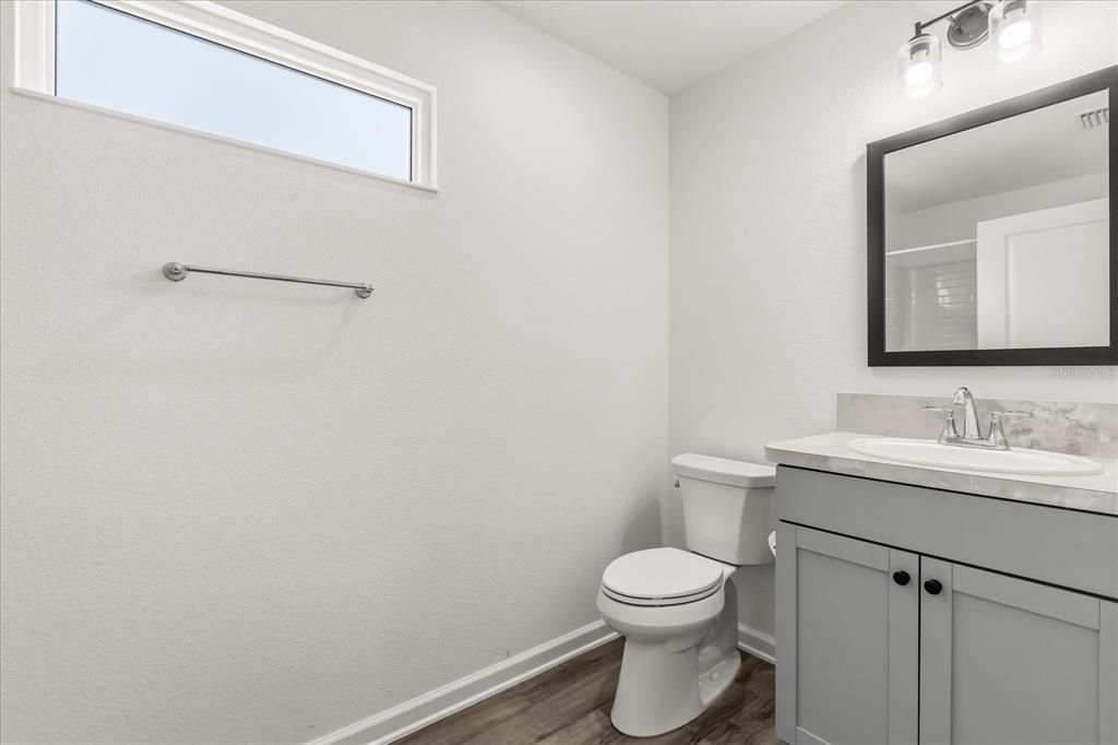 Active With Contract: $249,900 (2 beds, 2 baths, 1300 Square Feet)