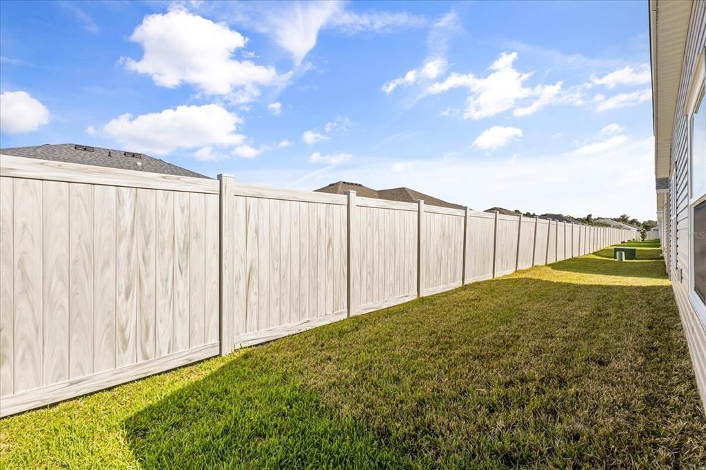 Active With Contract: $249,900 (2 beds, 2 baths, 1300 Square Feet)