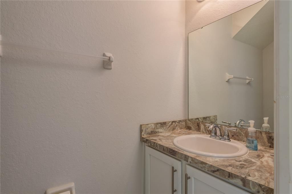 Activo con contrato: $275,000 (3 camas, 2 baños, 1627 Pies cuadrados)