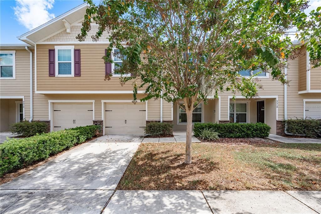 Activo con contrato: $275,000 (3 camas, 2 baños, 1627 Pies cuadrados)