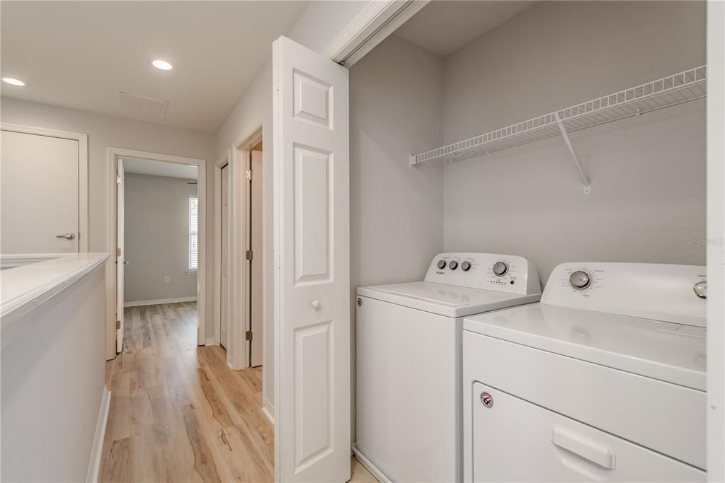 Activo con contrato: $275,000 (3 camas, 2 baños, 1627 Pies cuadrados)