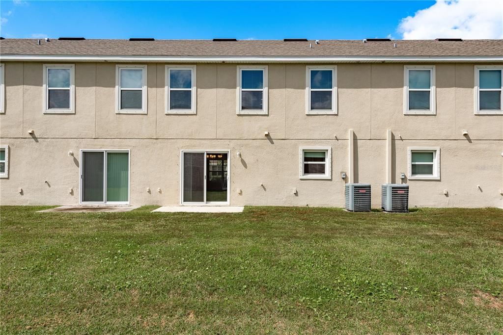 Activo con contrato: $275,000 (3 camas, 2 baños, 1627 Pies cuadrados)