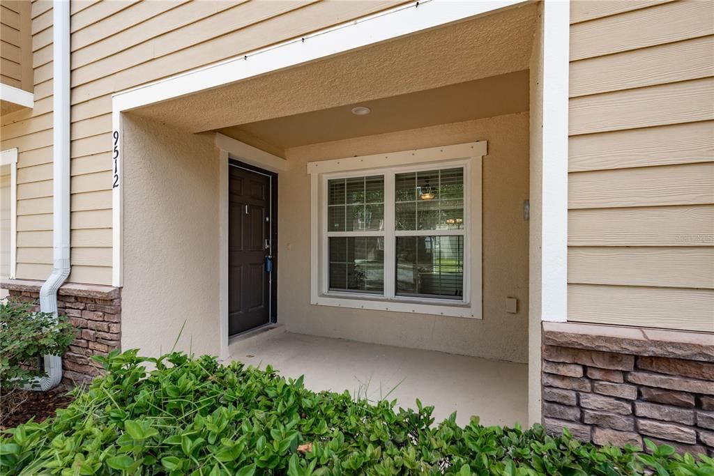 Activo con contrato: $275,000 (3 camas, 2 baños, 1627 Pies cuadrados)