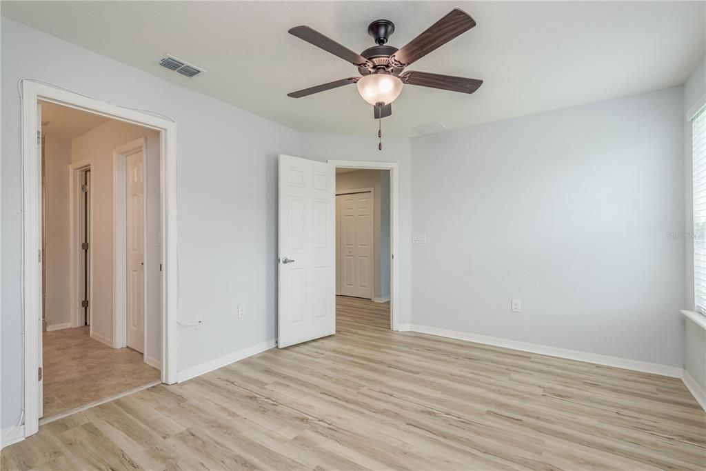 Activo con contrato: $275,000 (3 camas, 2 baños, 1627 Pies cuadrados)