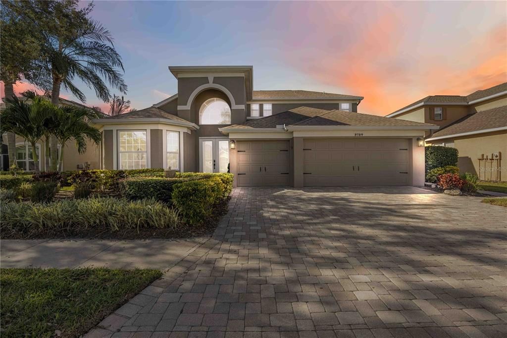 En Venta: $995,000 (3 camas, 3 baños, 2947 Pies cuadrados)