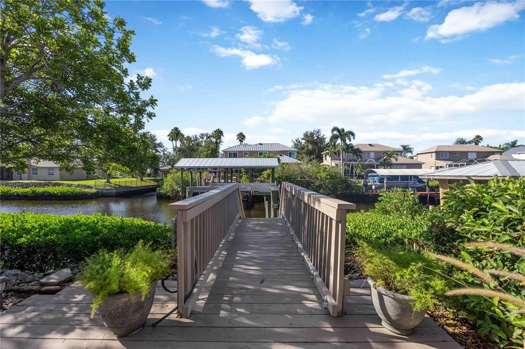 En Venta: $995,000 (3 camas, 3 baños, 2947 Pies cuadrados)