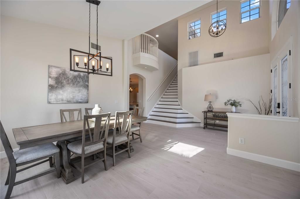 En Venta: $995,000 (3 camas, 3 baños, 2947 Pies cuadrados)