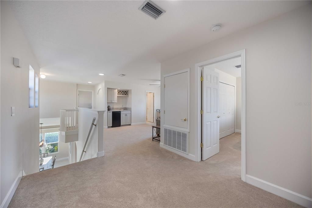 En Venta: $995,000 (3 camas, 3 baños, 2947 Pies cuadrados)