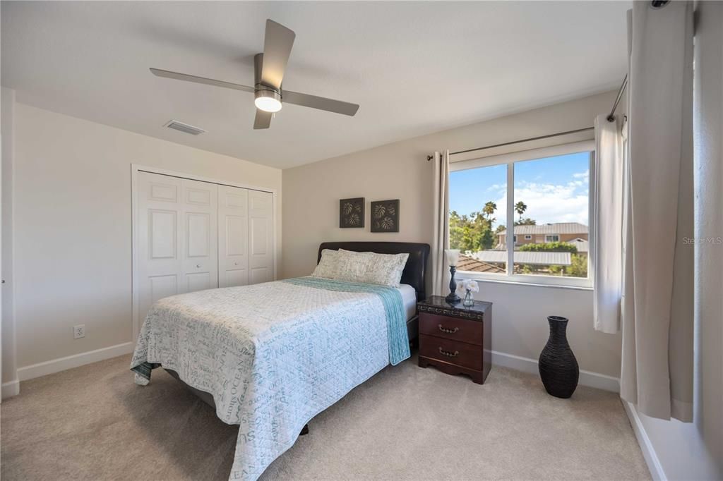 En Venta: $995,000 (3 camas, 3 baños, 2947 Pies cuadrados)