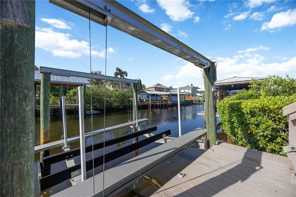 En Venta: $995,000 (3 camas, 3 baños, 2947 Pies cuadrados)