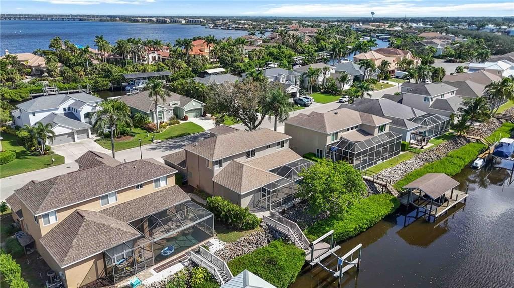 En Venta: $995,000 (3 camas, 3 baños, 2947 Pies cuadrados)