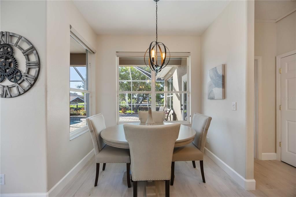 En Venta: $995,000 (3 camas, 3 baños, 2947 Pies cuadrados)