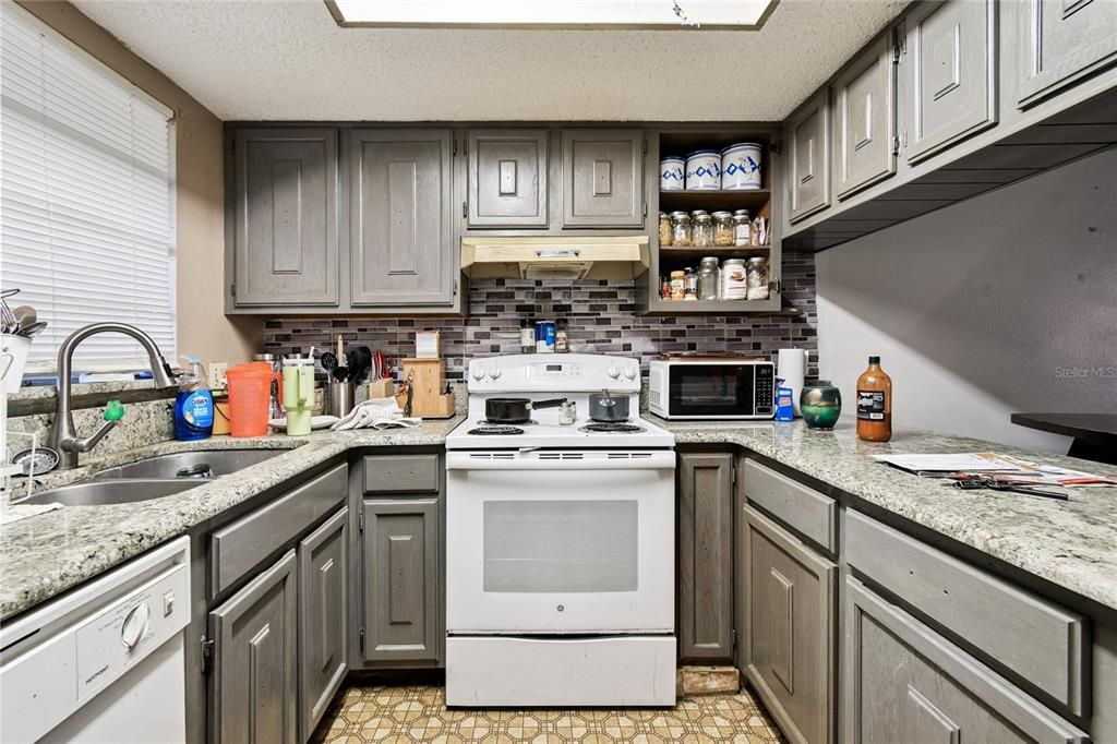 待售: $149,000 (3 贝兹, 2 浴室, 1238 平方英尺)