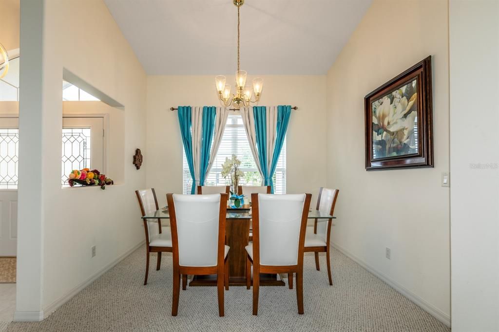 En Venta: $327,000 (3 camas, 2 baños, 1993 Pies cuadrados)