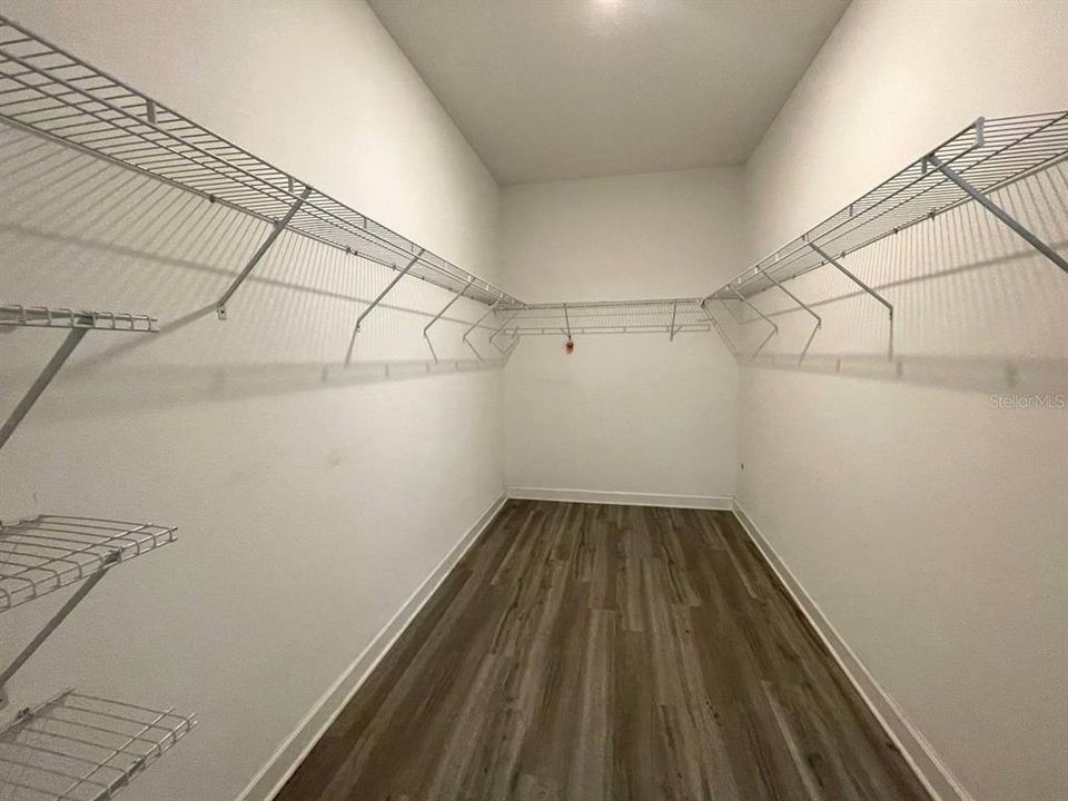 出租: $2,500 (4 贝兹, 2 浴室, 2550 平方英尺)