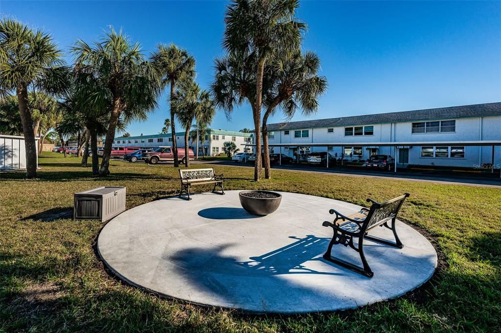 Active With Contract: $117,000 (2 beds, 1 baths, 1010 Square Feet)