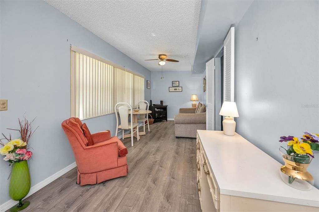 Active With Contract: $117,000 (2 beds, 1 baths, 1010 Square Feet)