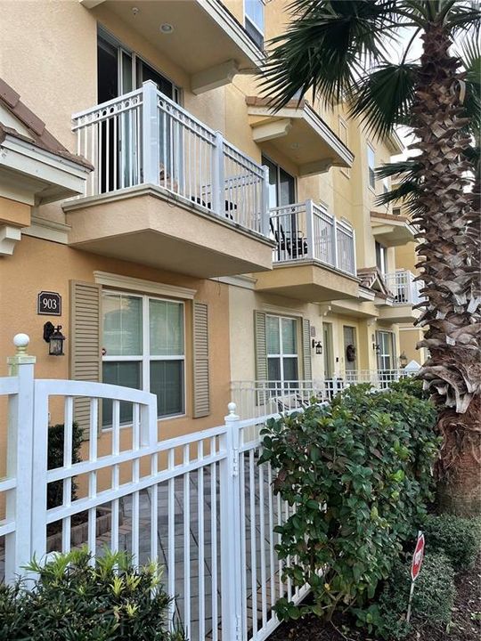 出租: $2,499 (3 贝兹, 3 浴室, 1989 平方英尺)