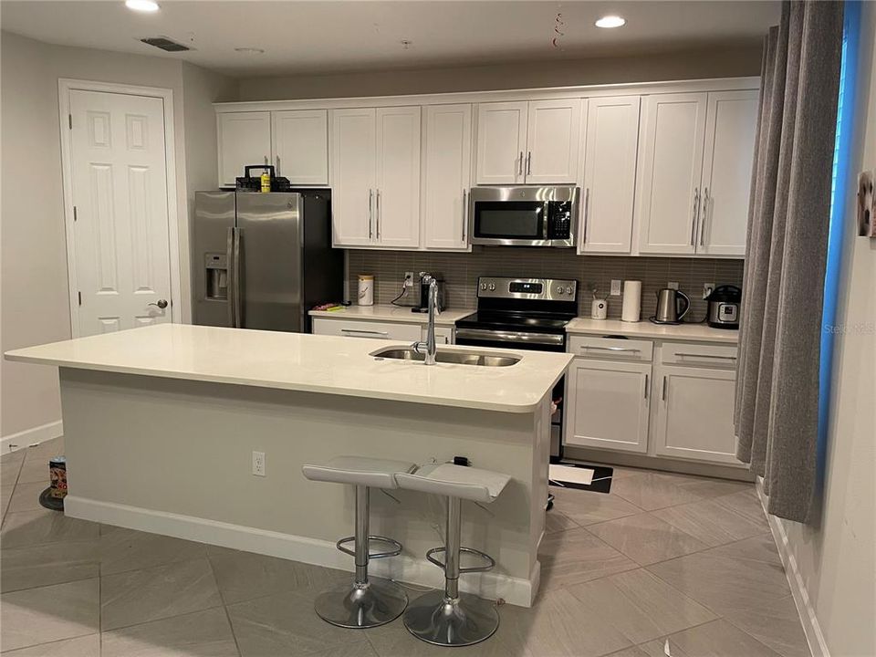 出租: $2,499 (3 贝兹, 3 浴室, 1989 平方英尺)