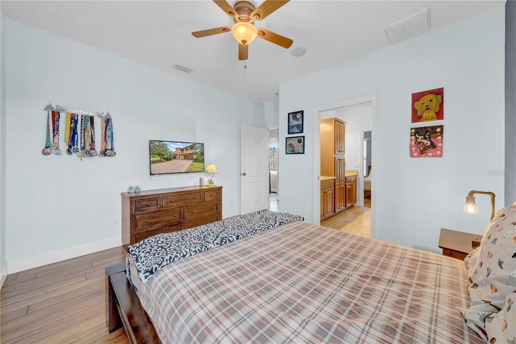 待售: $799,999 (5 贝兹, 4 浴室, 4180 平方英尺)