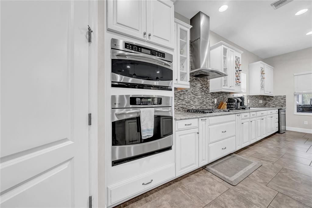 待售: $799,999 (5 贝兹, 4 浴室, 4180 平方英尺)