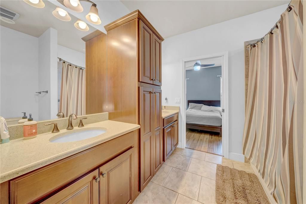 待售: $799,999 (5 贝兹, 4 浴室, 4180 平方英尺)