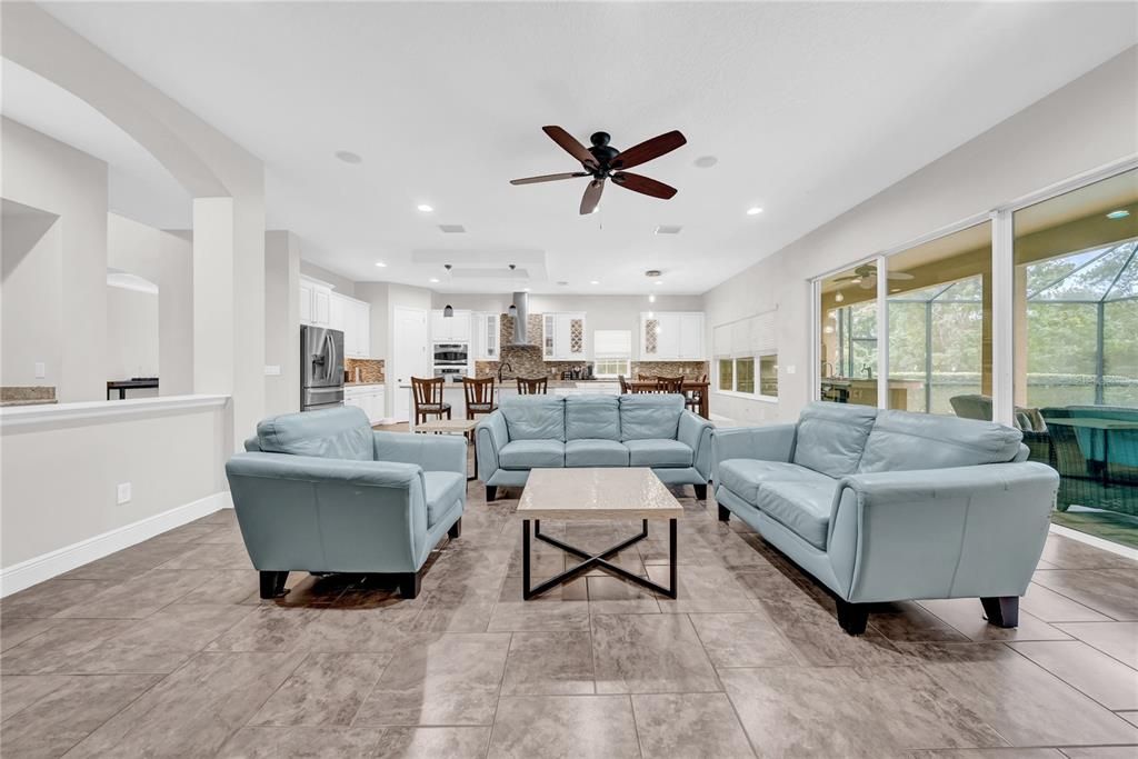 待售: $799,999 (5 贝兹, 4 浴室, 4180 平方英尺)