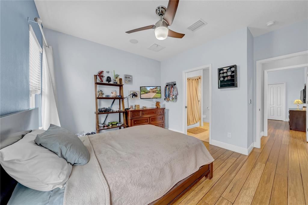 待售: $799,999 (5 贝兹, 4 浴室, 4180 平方英尺)