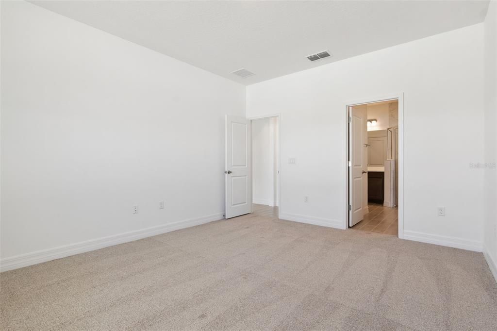 Active With Contract: $424,990 (4 beds, 2 baths, 1917 Square Feet)