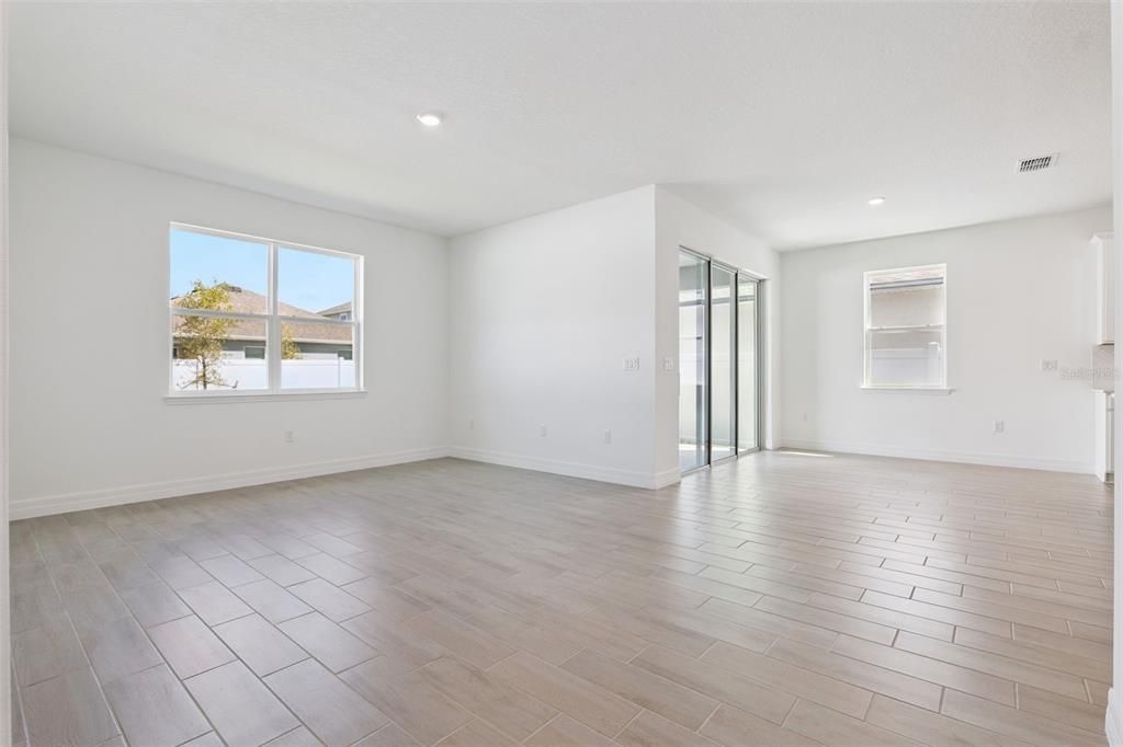 Active With Contract: $424,990 (4 beds, 2 baths, 1917 Square Feet)