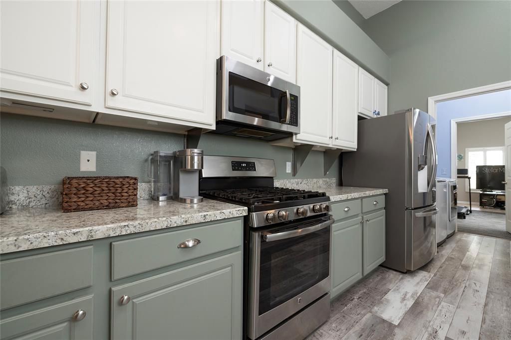 For Sale: $670,000 (4 beds, 2 baths, 2917 Square Feet)